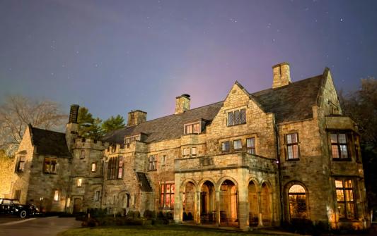 Milwaukee Lakefront Tudor & Schlitz Speakeasy: Experience the former UWM Alumni House